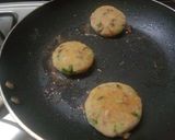 A picture of step 2 of Mint veg Burger in Rajma patty.