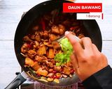 Foto langkah ke 7 dari resep Ayam Gurih Kacang Mede.