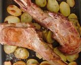 Foto del paso 5 de la receta: Paletilla de cordero al horno