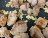 Foto del paso 1 de la receta Cerdo al ajillo!