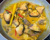 Foto langkah ke 4 dari resep Ikan Tongkol Bumbu Kuning.