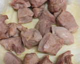 Foto del paso 2 de la receta: Pavo guisado con berenjenas al estilo sefardí