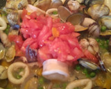 Foto del paso 13 de la receta: Paella de marisco para principiantes