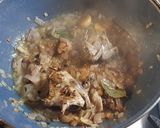 Foto del paso 4 de la receta: Tordos Worcestershire Encebollados al Ajillo