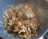 Foto del paso 4 de la receta: Tordos Worcestershire Encebollados al Ajillo