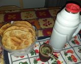 Foto del paso 1 de la receta: Mate amargo con torta fritas🥰