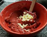 Foto del paso 2 de la receta: Galletas red velvet craqueladas
