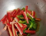 A picture of step 2 of Carrot & capsicum sambharo.