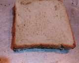 A picture of step 3 of Mayo Veg Grilled Sandwiches.