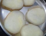 A picture of step 1 of Chicken potato omelette.