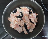 Foto del paso 2 de la receta: Ensalada templada de huevo y bacon