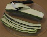Rántott cukkini mozzarellával töltve recept fázis 1 fotója