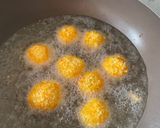 Foto langkah ke 4 dari resep Bola Kentang isi Keju.