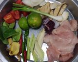 รูปขั้นตอนการทำที่ 1 ของ ต้มยำไก่น้ำข้น