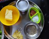 कॅफे स्टाइल  ग्रिल ‌‌ सँडविच (cafe style grill sandwich recipe in marathi) रेसिपी स्टेप 1 फोटो 