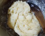 Foto langkah ke 5 dari resep Sweet Potato Mochi Bread.