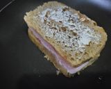 Foto del paso 4 de la receta: Sándwich🥯hawaiano🥓en pan de plátano🍞🥯🍍