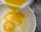 Foto langkah ke 3 dari resep Easy Fluffy American Pancakes.