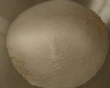 Foto del passaggio 4 della ricetta Biscotti con farina di mandorle e cioccolato bianco