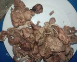Foto langkah ke 2 dari resep Tumis Pare Ampela Ayam.