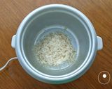 Foto del paso 3 de la receta: Arroz al estilo peruano en olla arrocera