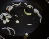 Foto langkah ke 3 dari resep Jamur Tumis Pedas.
