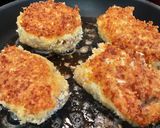 A picture of step 4 of Chicken Cordon Bleu.