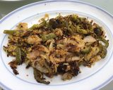 Une image de l'étape 10 de Pommes de terre grillées aux poivrons et oignons roses croustillants épicés.
