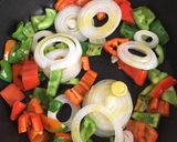 Foto del paso 2 de la receta Risotto de setas y pimientos🍚