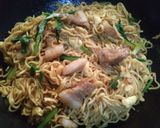 Foto langkah ke 6 dari resep Bakmi goreng samcan.