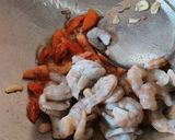 Foto langkah ke 2 dari resep Tumis Kangkung Udang.