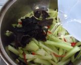 Foto langkah ke 4 dari resep Oseng Labu Siam dan Jamur Kuping.