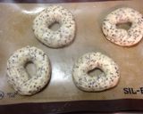 A picture of step 17 of Sesame bagels with rice flour.