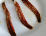 Foto del paso 2 de la receta: Tosta de pimientos asados y anchoas