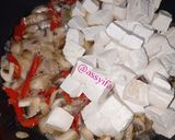 Foto langkah ke 4 dari resep Tumis Jamur Tahu.
