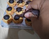 Foto langkah ke 7 dari resep Thumbprint Choco Cheesy.