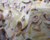Foto langkah ke 8 dari resep Dory Saus Jamur ala Rumahan.