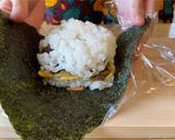 Foto del paso 7 de la receta: Sandwichi de onigiri, Onigirazu(キンパおにぎらず) / Comida japonesa
