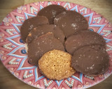 Foto del paso 3 de la receta: Galletas de almendras con chocolate —Moscovitas—