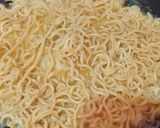 Foto langkah ke 3 dari resep Pizza Mie (Menu Sat Set).