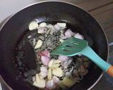 Foto langkah ke 1 dari resep Tumis Ayam Kacang Mede Brokoli.