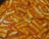 Foto langkah ke 7 dari resep Tteokbokki Simple dan Enak.