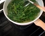 Foto langkah ke 4 dari resep Sayur Bobor Tahu Putih dan Selada Air.