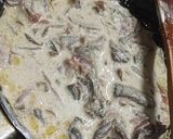Foto del passaggio 3 della ricetta Fettuccine alla barbabietola con speck.. Funghi porcini e panna