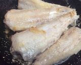 Foto del paso 1 de la receta Cazuela de tronquitos de merluza en salsa verde