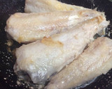 Foto del paso 1 de la receta: Cazuela de tronquitos de merluza en salsa verde
