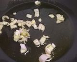 A picture of step 1 of Garganelli con speck, finferli e zafferano.