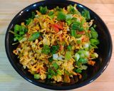 A picture of step 6 of Maggi Noodles Bhel.