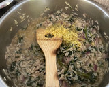 A picture of step 5 of Spinach and rice in lemon 🍋 😃.