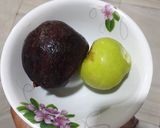 A picture of step 1 of Avacado and apple smoothie.